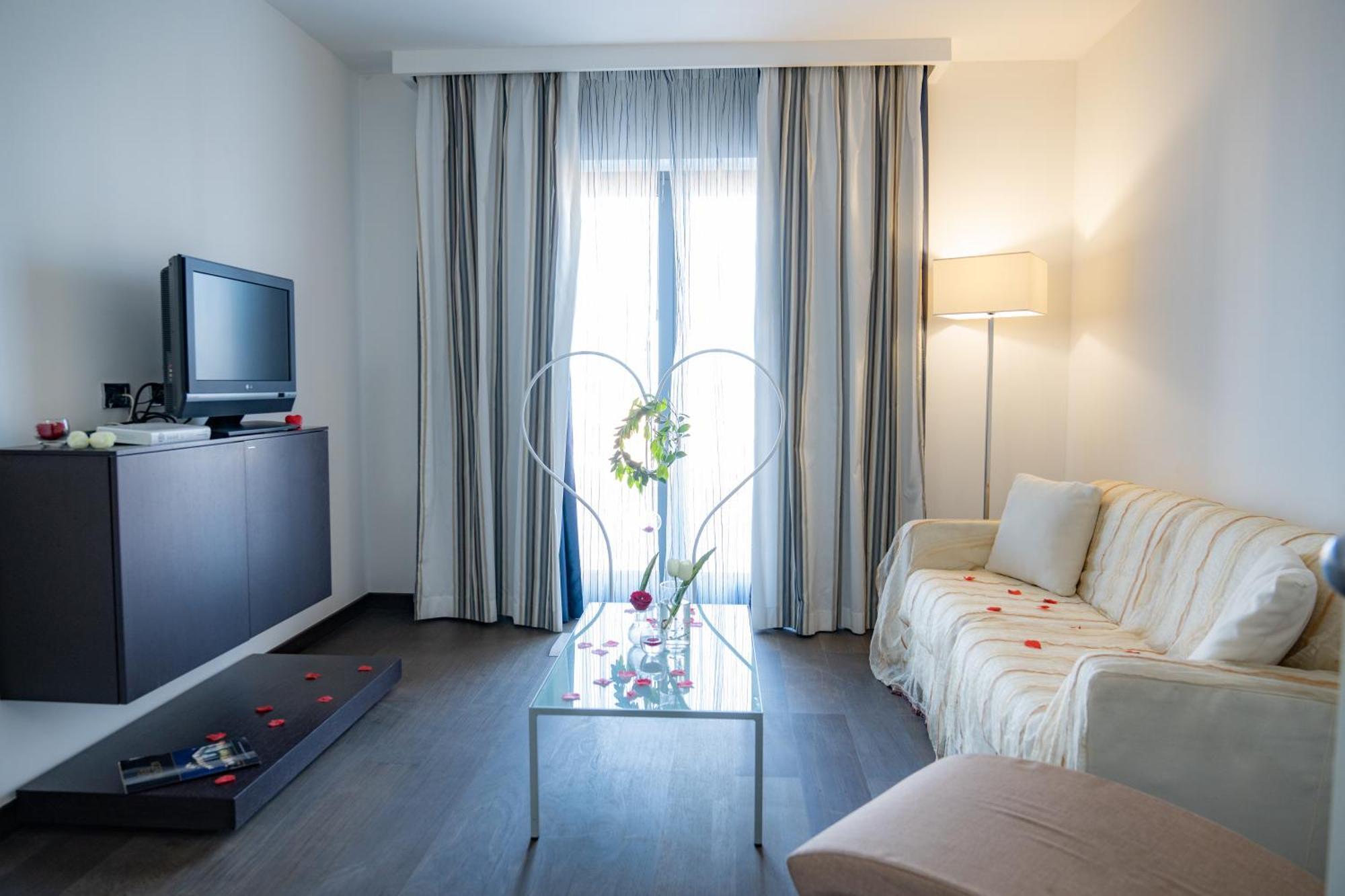 Hotel Napoleon Торре-Мелисса Экстерьер фото